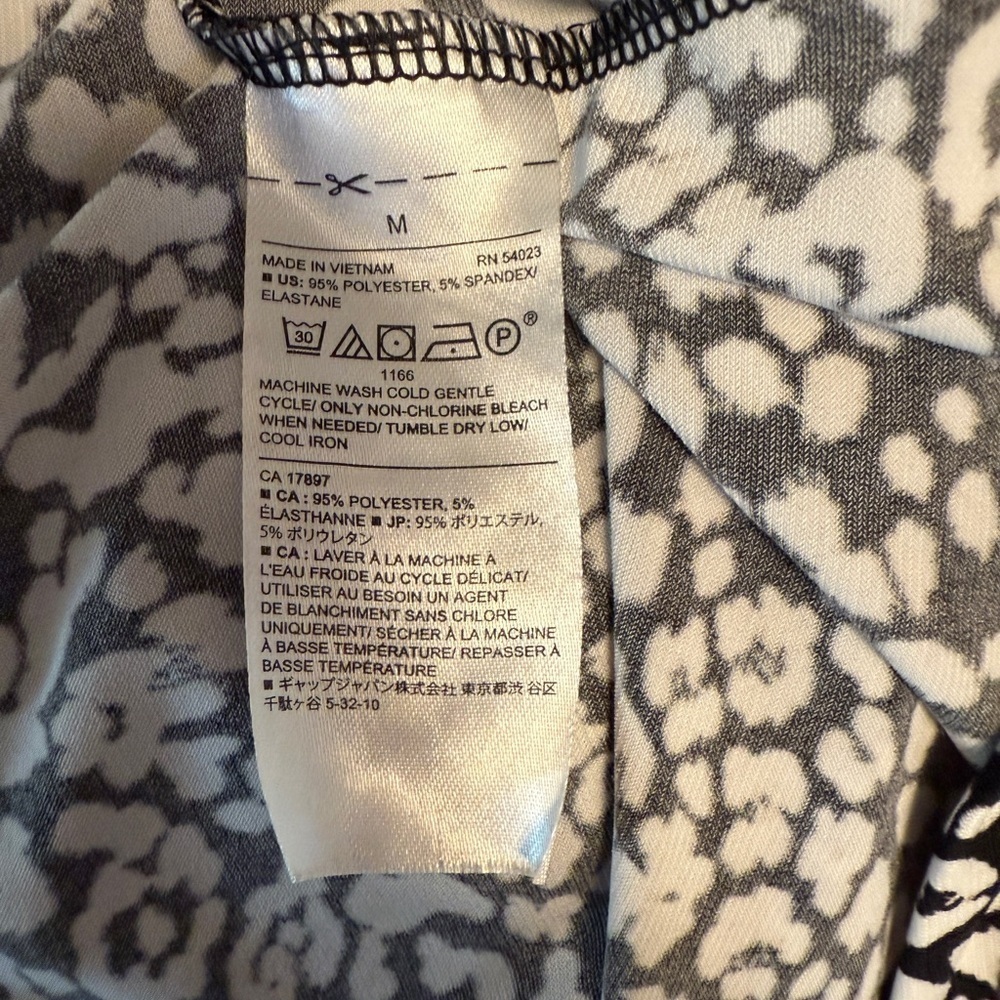 BANANA REPUBLIC BLACK & WHITE ABSTRACT STRETCH JERSEY KNIT WRAP DRESS MEDIUM - Picture 5 of 6
